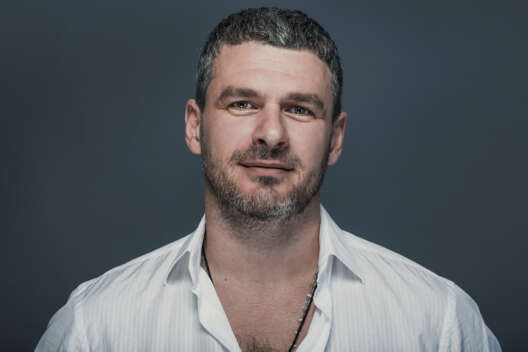 
            Арсен Мирзоян: "На шоу "МАСКА" мне не хватало дури молодецкой"        