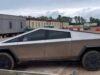 Маск прокатился на Tesla Cybertruck и показал ее интерьер