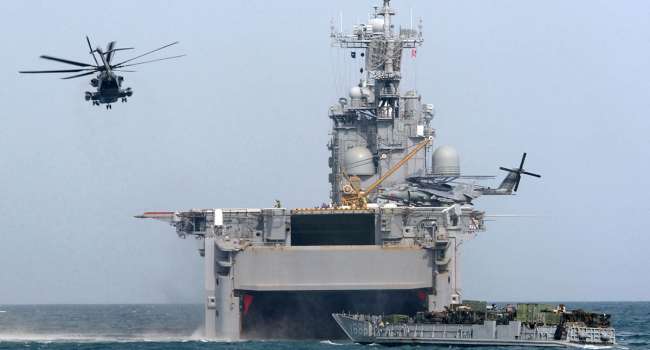 &laquo;Уже переброшена целая армия&raquo;: военные корабли РФ прошли Босфор и вошли в Черное море под Крымским мостом