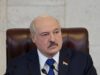 Лукашенко угрожает запретить Беларуси принимать самолеты из Украины