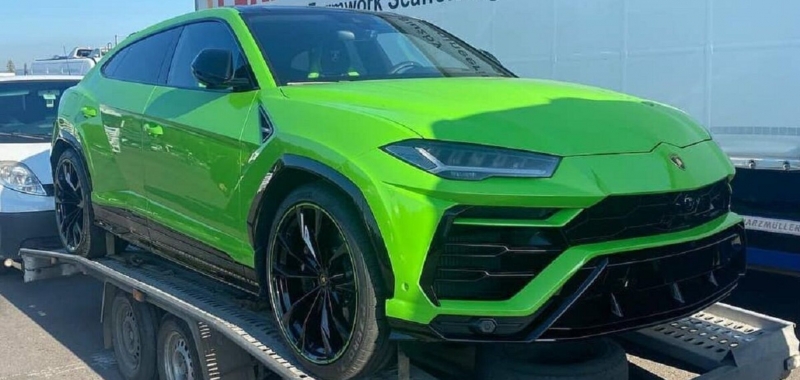В Украину привезли эксклюзивный кроссовер Lamborghini, способный разгоняться свыше 300 км в час